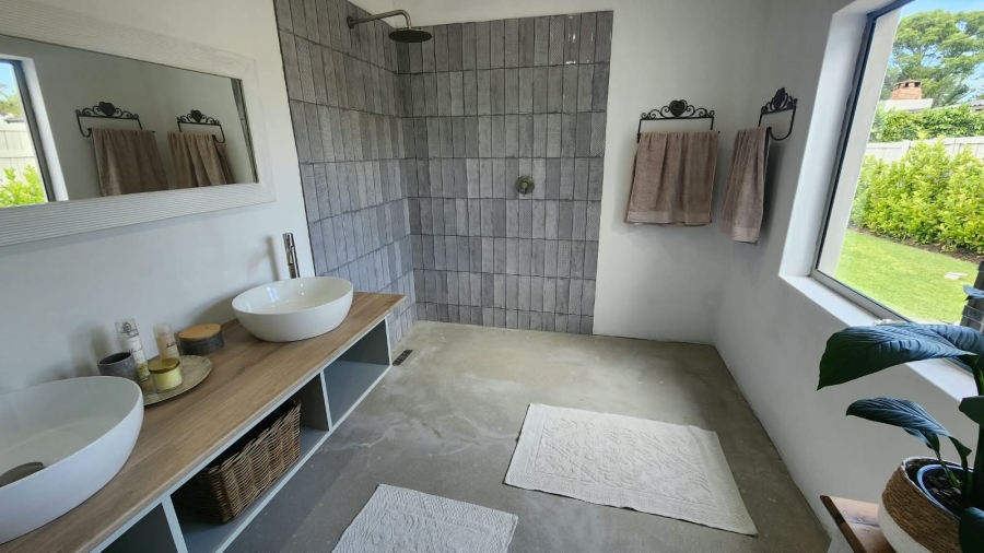 4 Bedroom Property for Sale in Loerie Park Western Cape